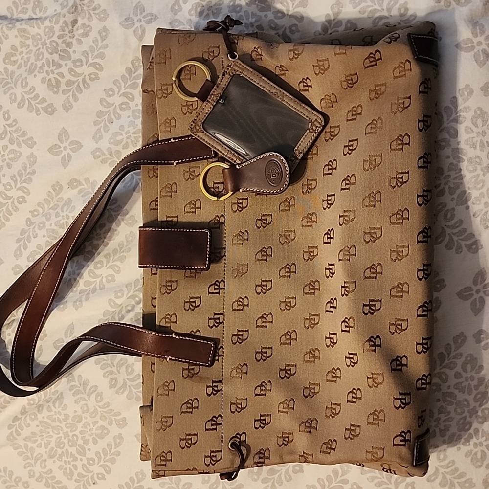 Dooney and Bourke tote